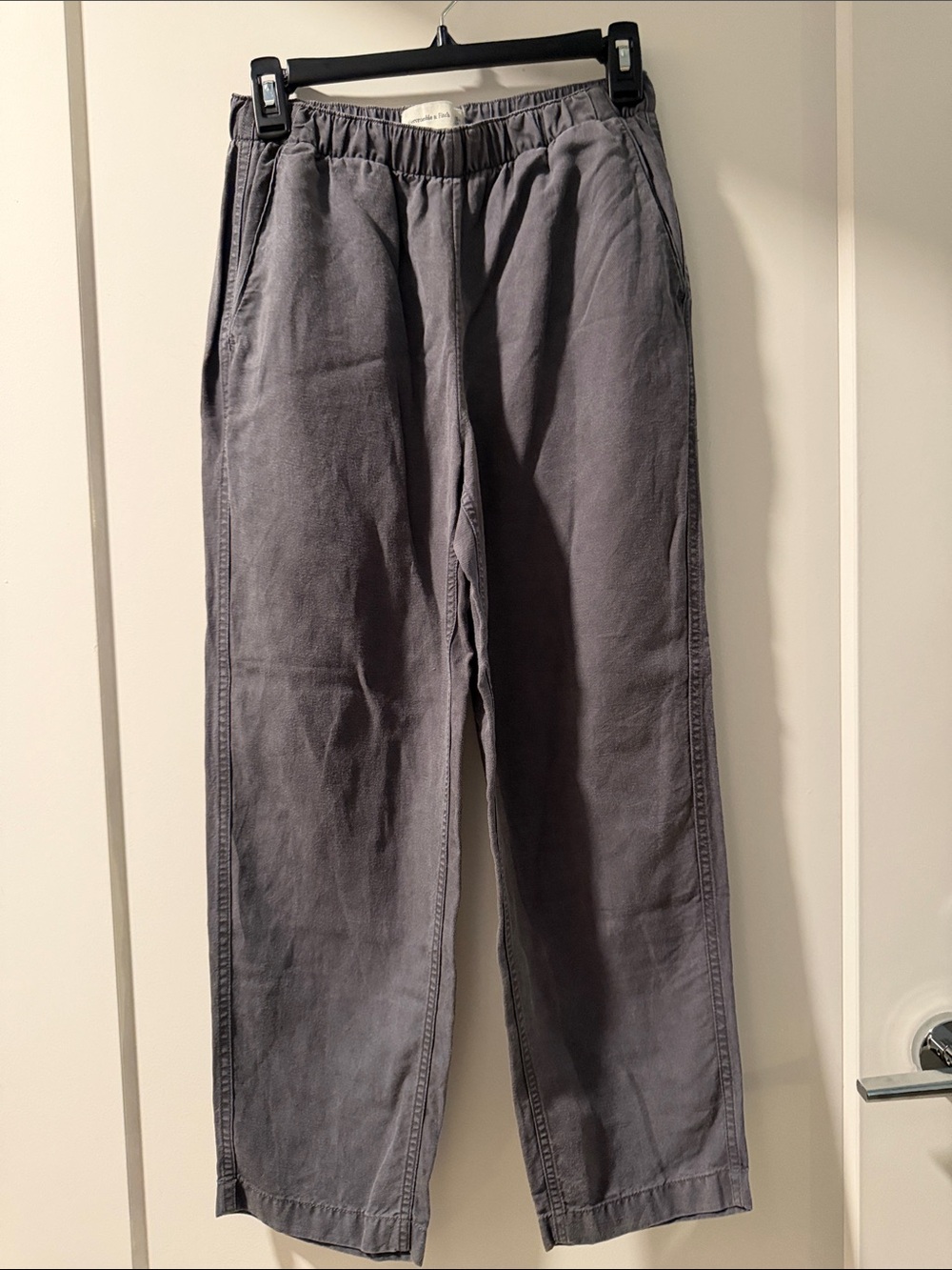 Abercrombie & Fitch Gray Elastic-Waist Chinos